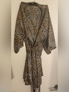 Linea Donatella Leopard Print Robe - Black & Tan - XL